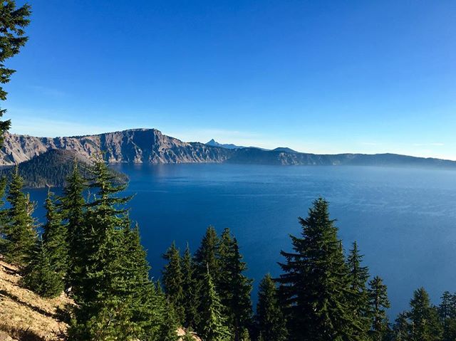 Do you have a favorite National Park? If you're like me, I bet you have many. 🌎 This week I had a chance to visit Oregon's only National Park - Crater Lake.  Established in 1902, the water is deep and the prettiest shade of blue.  The lake is fed by rain and snow, and last winter, this place got 48 feet of snow! Check the weather before you go. ❄️ (New on the #blog: Best ways to Prepare for Moving Abroad. Link in bio.)
